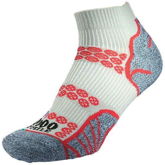 Skarpety 1000 Mile Lite Anklet Repreve Double Layer Srebrne/Czerwone
